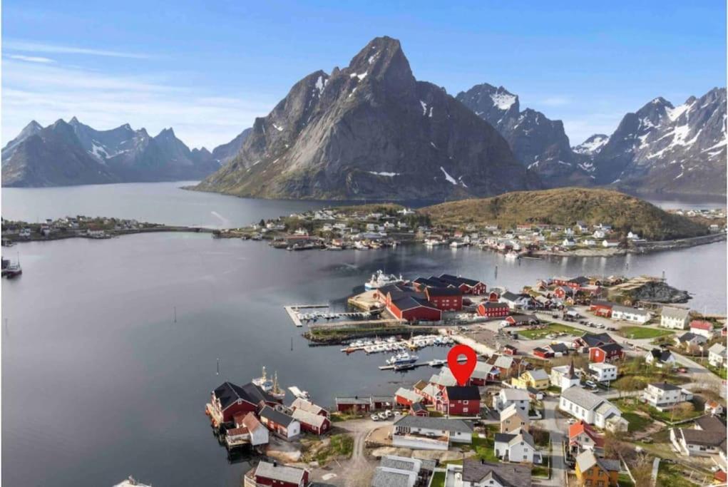 Reine Front View - Mountain & Seaview Villa Eksteriør bilde