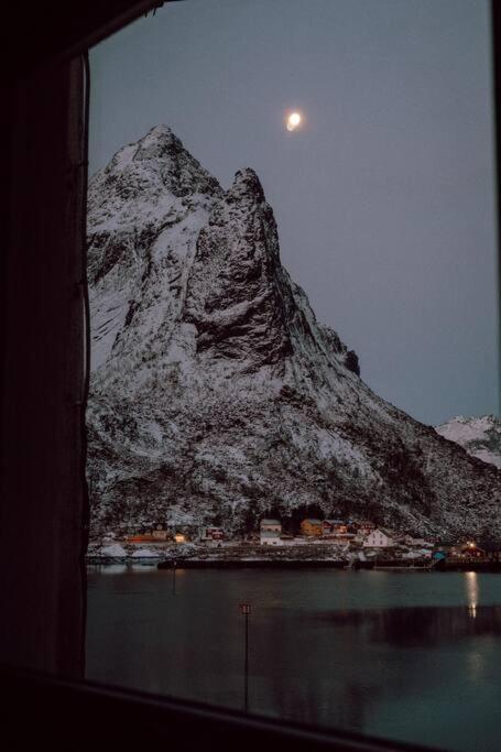 Reine Front View - Mountain & Seaview Villa Eksteriør bilde