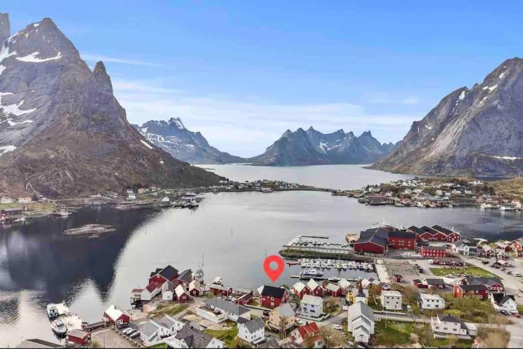 Reine Front View - Mountain & Seaview Villa Eksteriør bilde
