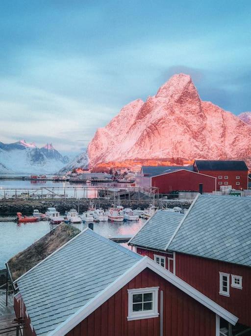 Reine Front View - Mountain & Seaview Villa Eksteriør bilde